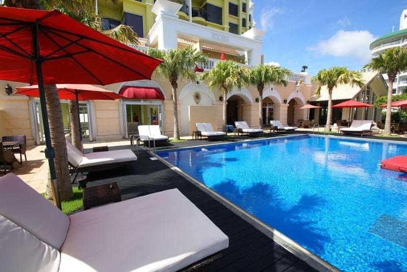 โอกินาว่า คาริยูชิ รีสอร์ต เอ็กเซส ออนนะ Hotel ภายนอก รูปภาพ