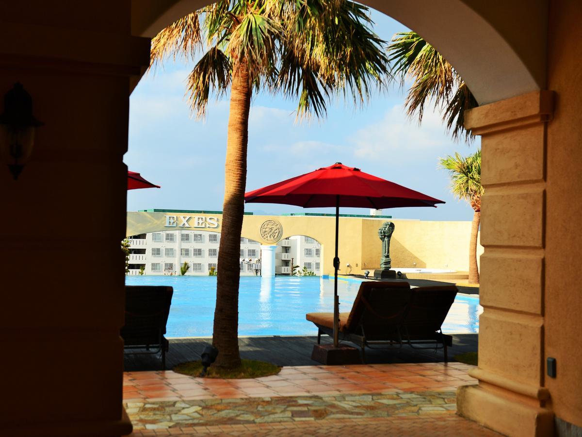 โอกินาว่า คาริยูชิ รีสอร์ต เอ็กเซส ออนนะ Hotel ภายนอก รูปภาพ