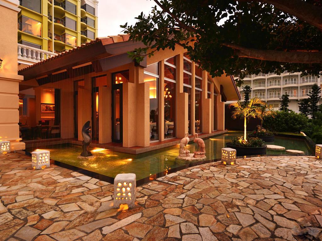 โอกินาว่า คาริยูชิ รีสอร์ต เอ็กเซส ออนนะ Hotel ภายนอก รูปภาพ
