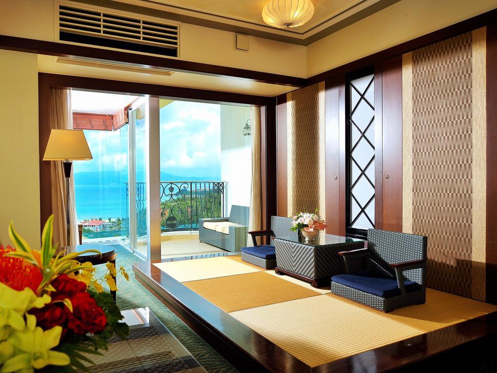 โอกินาว่า คาริยูชิ รีสอร์ต เอ็กเซส ออนนะ Hotel ภายนอก รูปภาพ