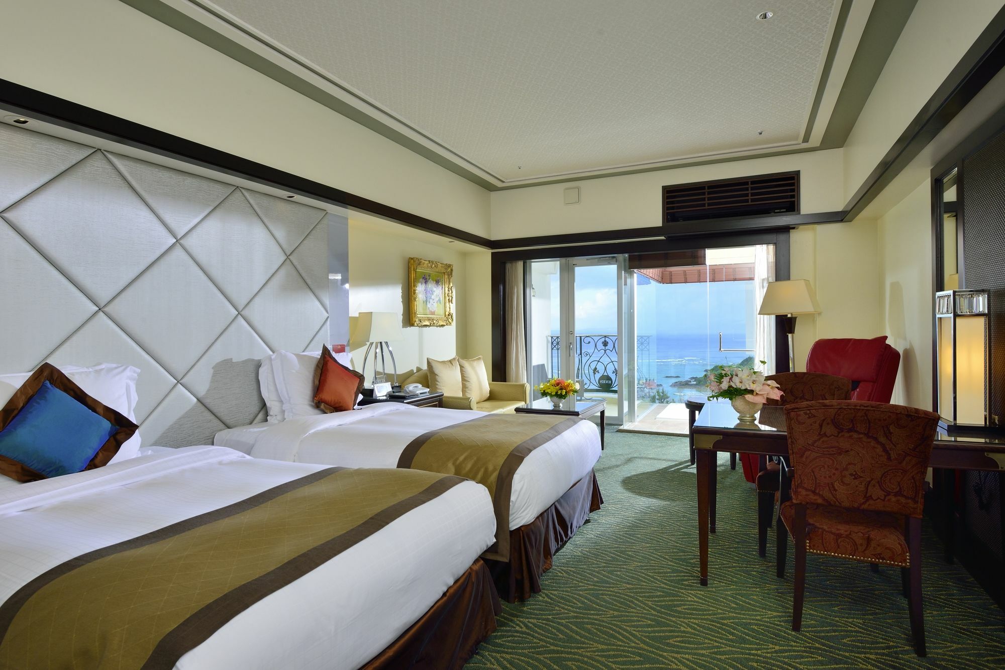 โอกินาว่า คาริยูชิ รีสอร์ต เอ็กเซส ออนนะ Hotel ภายนอก รูปภาพ
