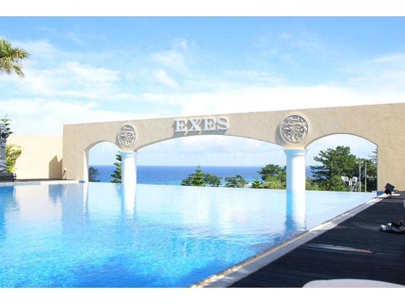 โอกินาว่า คาริยูชิ รีสอร์ต เอ็กเซส ออนนะ Hotel ภายนอก รูปภาพ