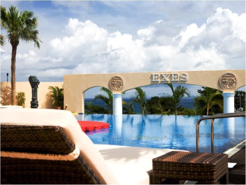 โอกินาว่า คาริยูชิ รีสอร์ต เอ็กเซส ออนนะ Hotel ภายนอก รูปภาพ